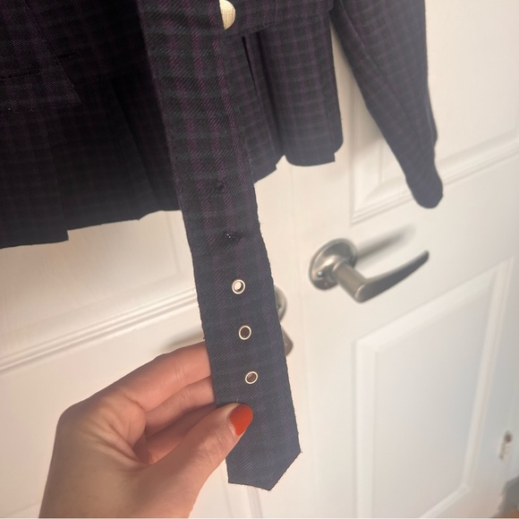 Vintage 2-PC with belt, cropped jacket and pleated skirt - Picture 3 of 9